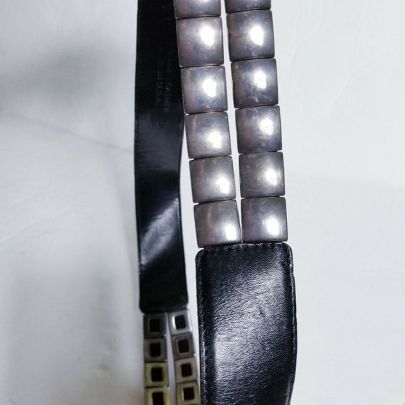 SANDY DUFTLER DESIGNS Medallion Buckle Ladies Black Leather Silver Stretch Belt